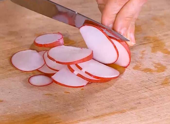 Салат из фасоли, сладкого картофеля и авокадо 