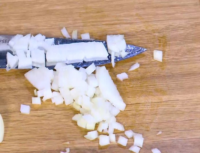 Яйца, запеченные с шампиньонами и луком в тесте фило 