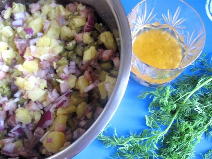 Немецкий картофельный салат с сельдью