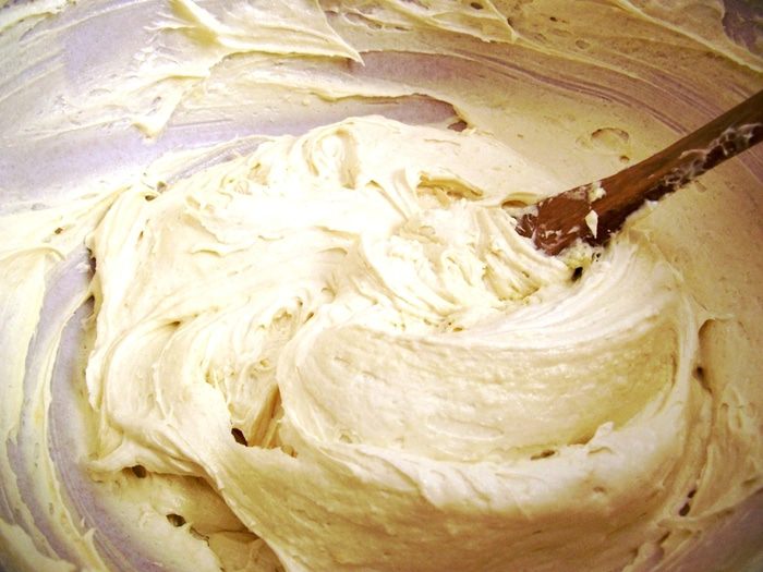 Французский кекс с персиками