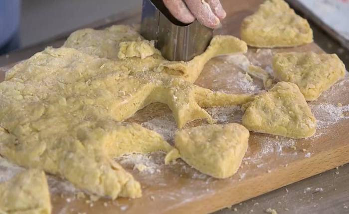Сконы с чеддером и горчицей 