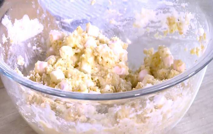 Маффины с зефиром и малиной 