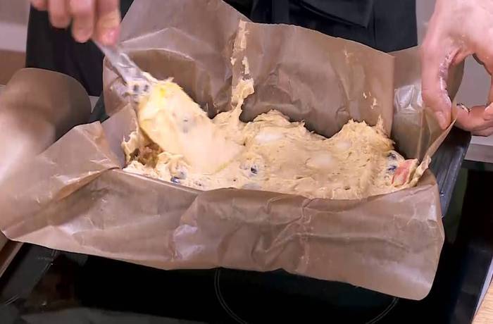 Кекс на арахисовом масле с яблоком и шоколадом