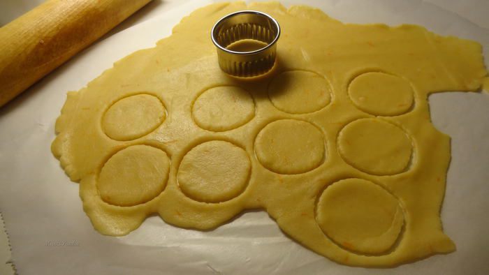 Клюквенные пирожные с меренгой