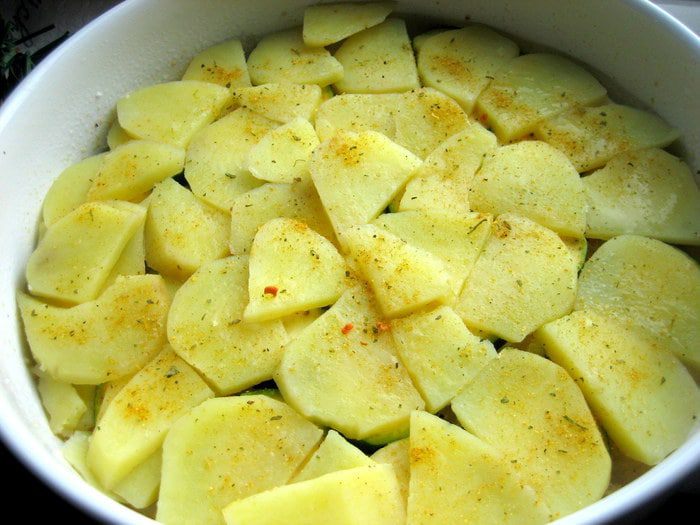 Овощи под сырной крошкой