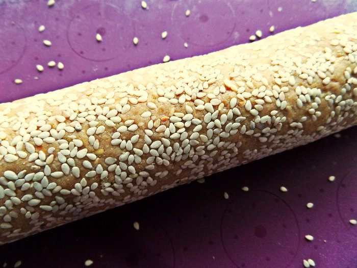 Кунжутное печенье на жареной муке