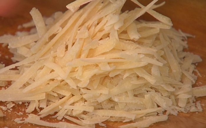 Гренки с баклажанами и моцареллой 