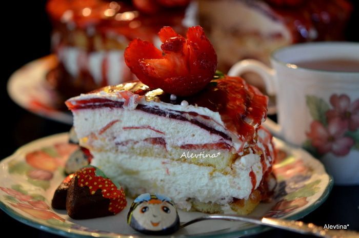 Клубничный торт-Шарлотт