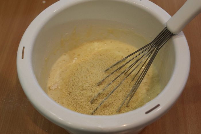 Миндальный пирог со сливой