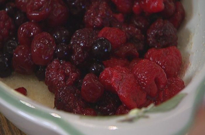 Клафути с ягодами 