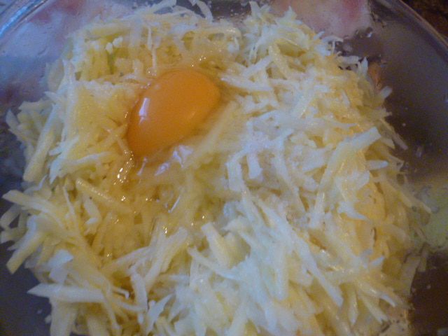 Картофельный пирог с мясным паштетом