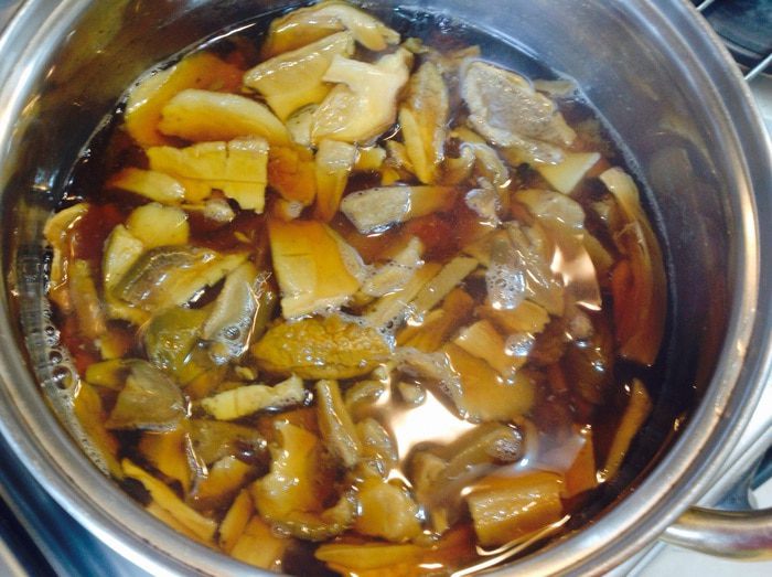 Пирог с грибами и квашеной капустой