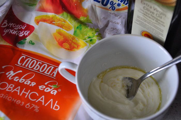 Салатный микс с семгой и икрой