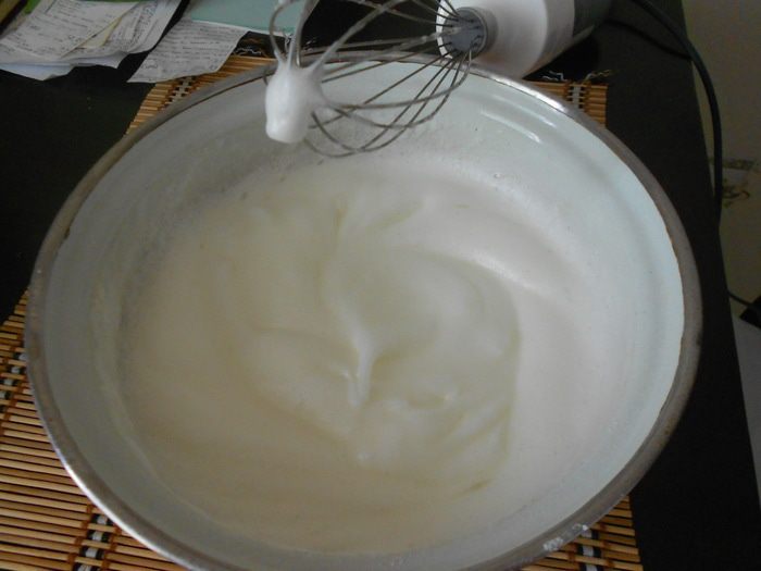 Мороженое с ежевикой