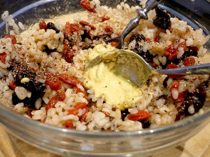 Бедрышко ягненка, фаршированное барбарисом и черносливом