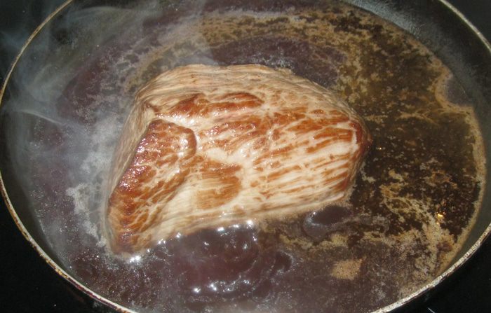 Говядина в винном соусе