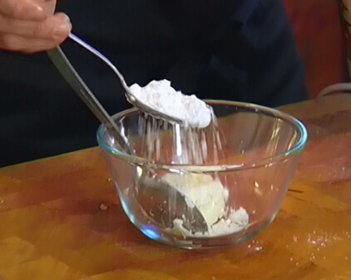 Лимонные сырники с соусом из маскарпоне 