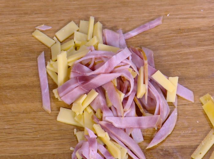 Гречневые блинчики с сыром и ветчиной 