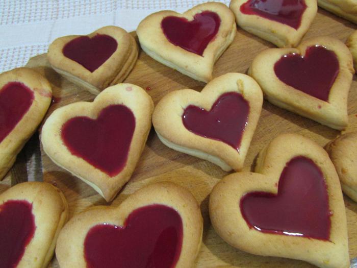 Печенье «Сердечки» с красной смородиной