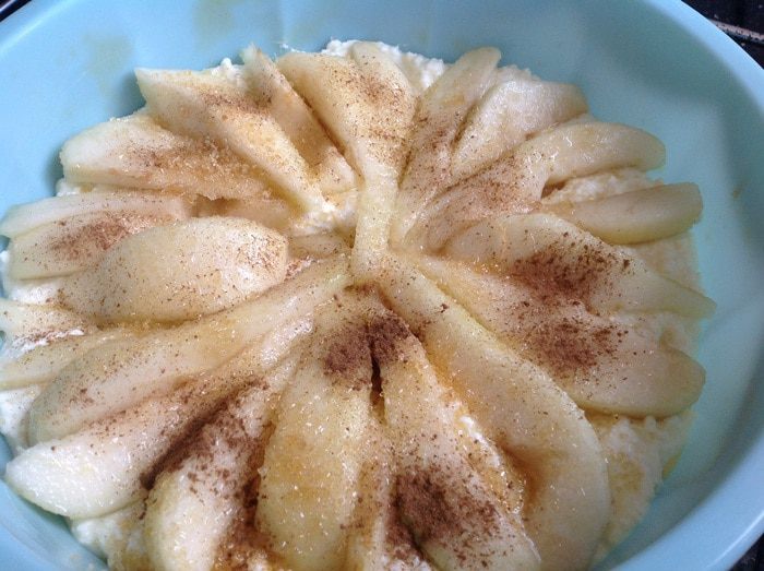Пирог с творогом и грушами