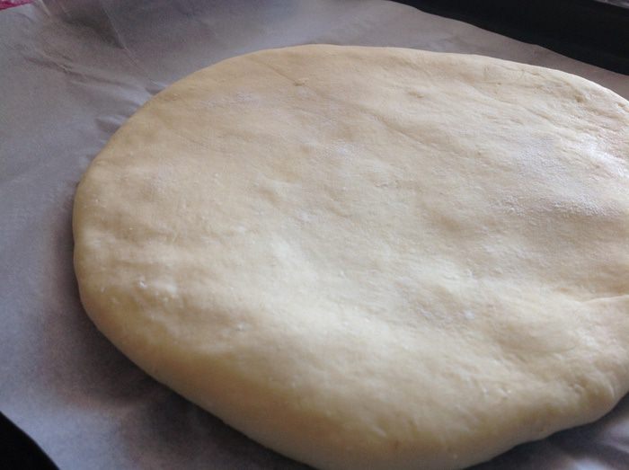 Лепешка из творожного теста с сыром и зеленью