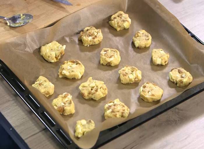 Печенье из цельнозерновой муки с шоколадом и инжиром 