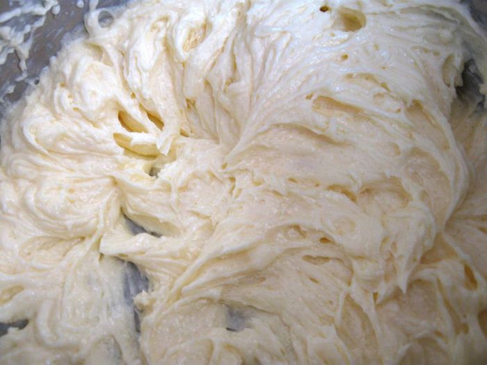 Шарлотка с грушами