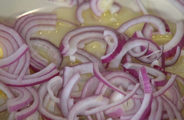 Сэндвич с говядиной, грибами и сельдереем 