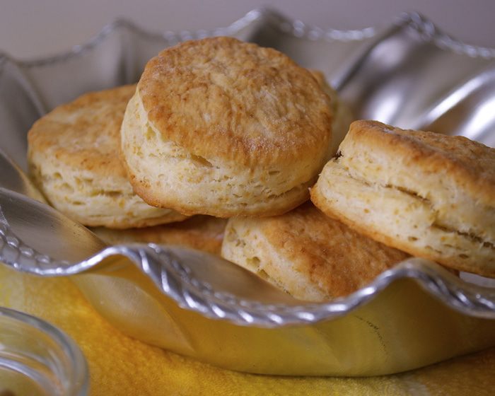 Слоистые булочки &amp;quot;универсальные&amp;quot; (flaky buttermilk biscuits)