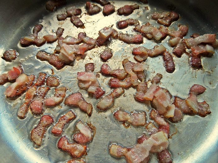 Куриная печень с овощами и гречкой