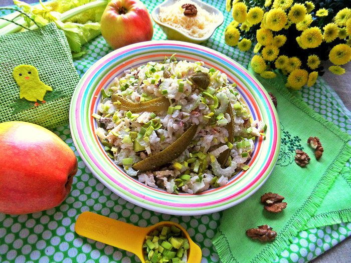 Сырно-овощной салат с рисом