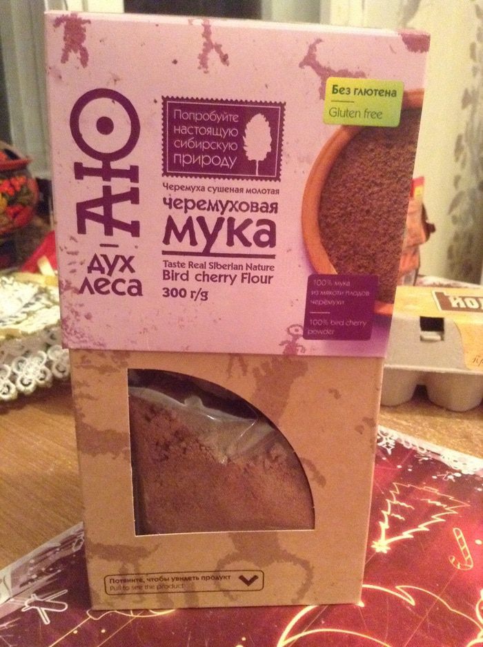 Торт из черемуховой муки со сметанным кремом