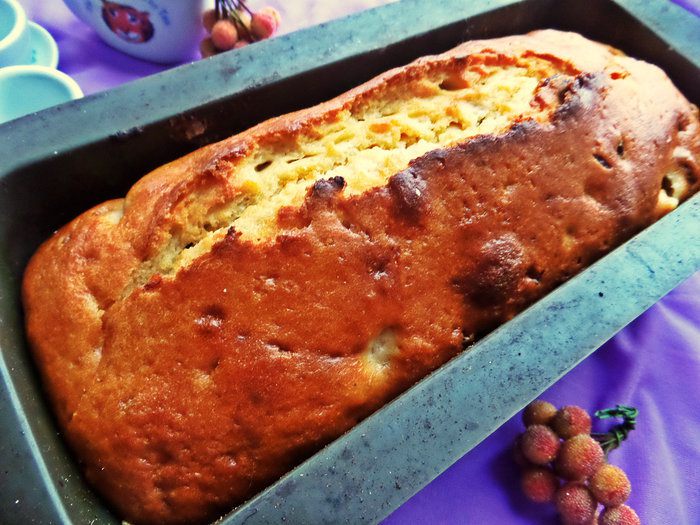 Кекс на сметане с мандаринами и клюквой