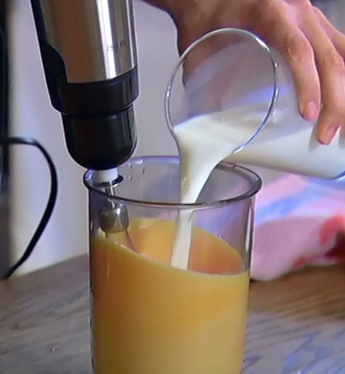 Французские гренки с бананами и карамельным соусом 