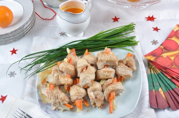 Завитушки из куриного филе с морковью и сельдереем