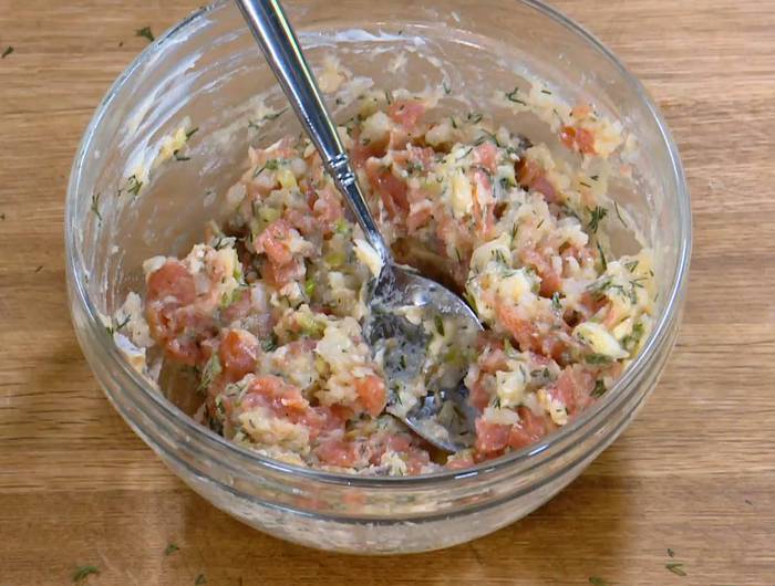 Рыбные пальчики с яйцом пашот 