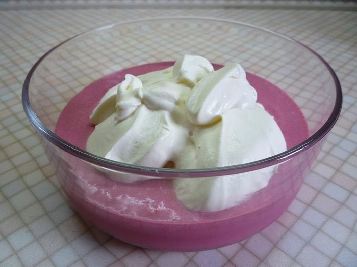 Сливочно-вишневое суфле с творогом и шоколадом