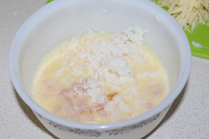 Фриттата с копченой куринной грудкой и рисом