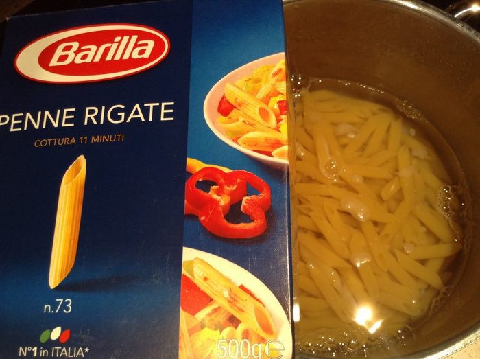 Пенне с соусом песто из руколы