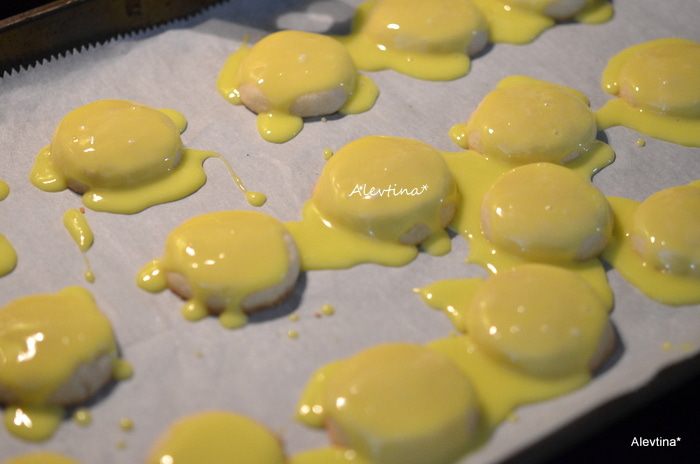 Печенье весеннее под глазурью