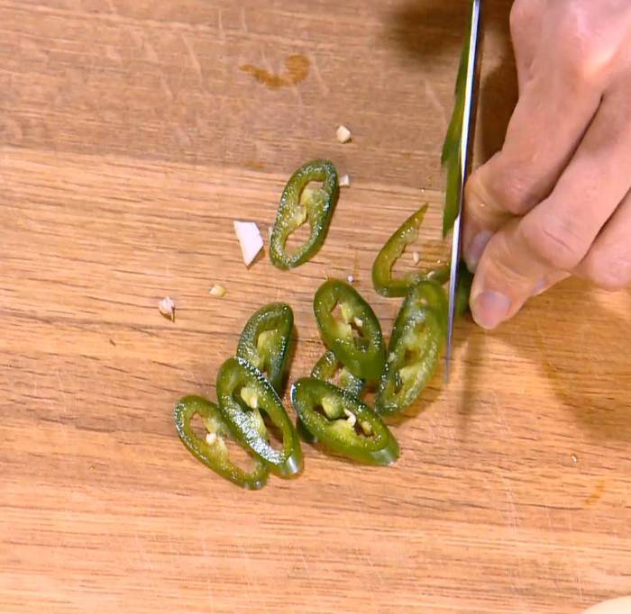 Пряный рис с яйцом и беконом 