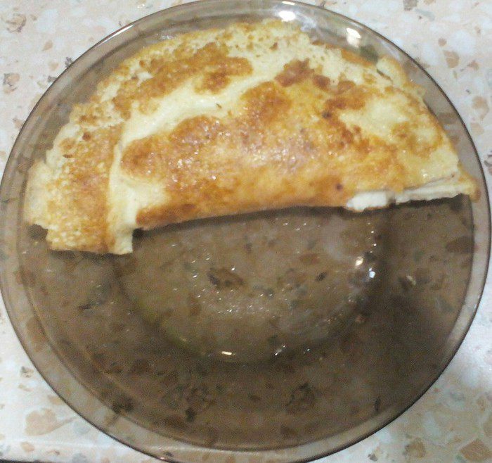 Классический французский омлет с ветчиной и сыром