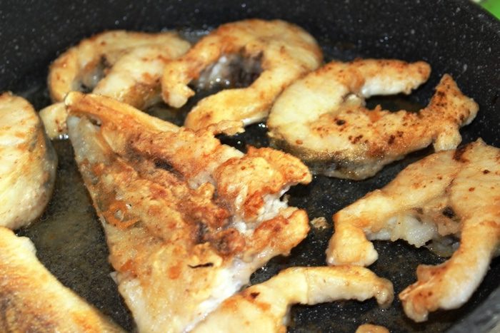 Жареный судак с мускатным орехом