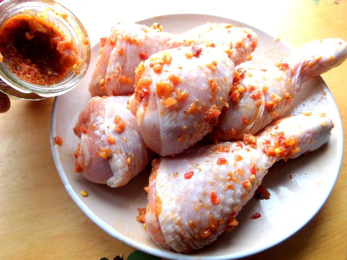 Куриные ножки в домашней аджике