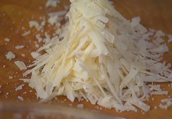 Фриттата с тунцом, кабачком и сладким перцем 