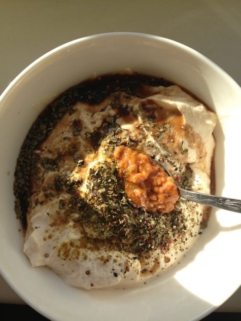 Салат со свеклой, сельдереем и апельсином под заправкой из ряженки