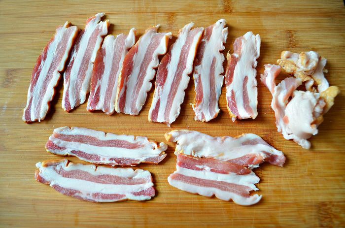 Пасхальное мясное кольцо с перепелиными яйцами по-польски