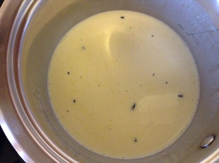 Шоколадный пирог с грушей и панна котой