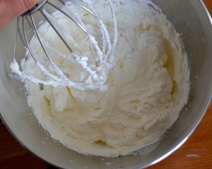 Блинный торт с бананами и шоколадным муссом