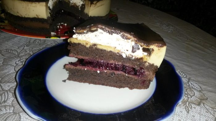 Торт &amp;quot;Крем-брюле с вишневой прослойкой в шоколаде&amp;quot; 
